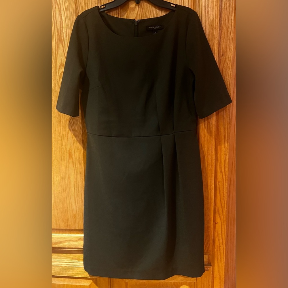 Banana Republic Factory Olive Green 3/4 Sleeve Pleat Waist Sheath Dress Sizeโ 4